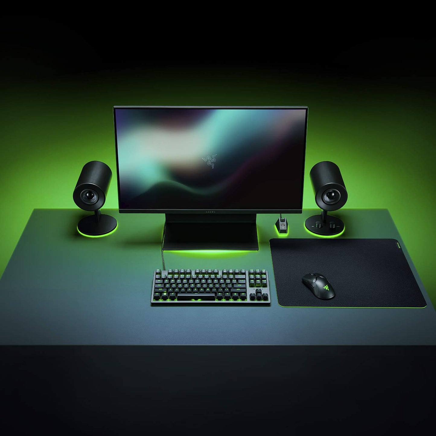 (OPEN BOX)Razer Strider - L Multilayer Synthetic Leather, Foam Padding, Head Cushion, Height Adjustable, Black/Green (RZ02-03810200-R3M1)