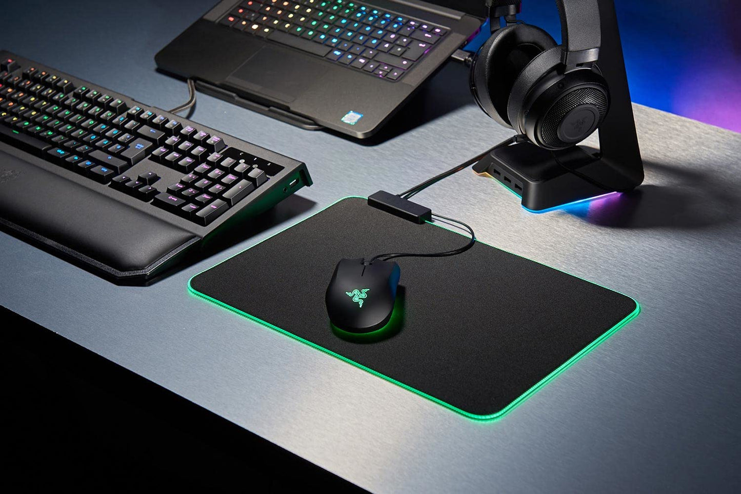 (OPEN BOX)Razer Strider - L Multilayer Synthetic Leather, Foam Padding, Head Cushion, Height Adjustable, Black/Green (RZ02-03810200-R3M1)