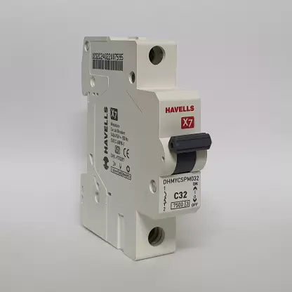 32 A TP C MCB 7.5KA X7